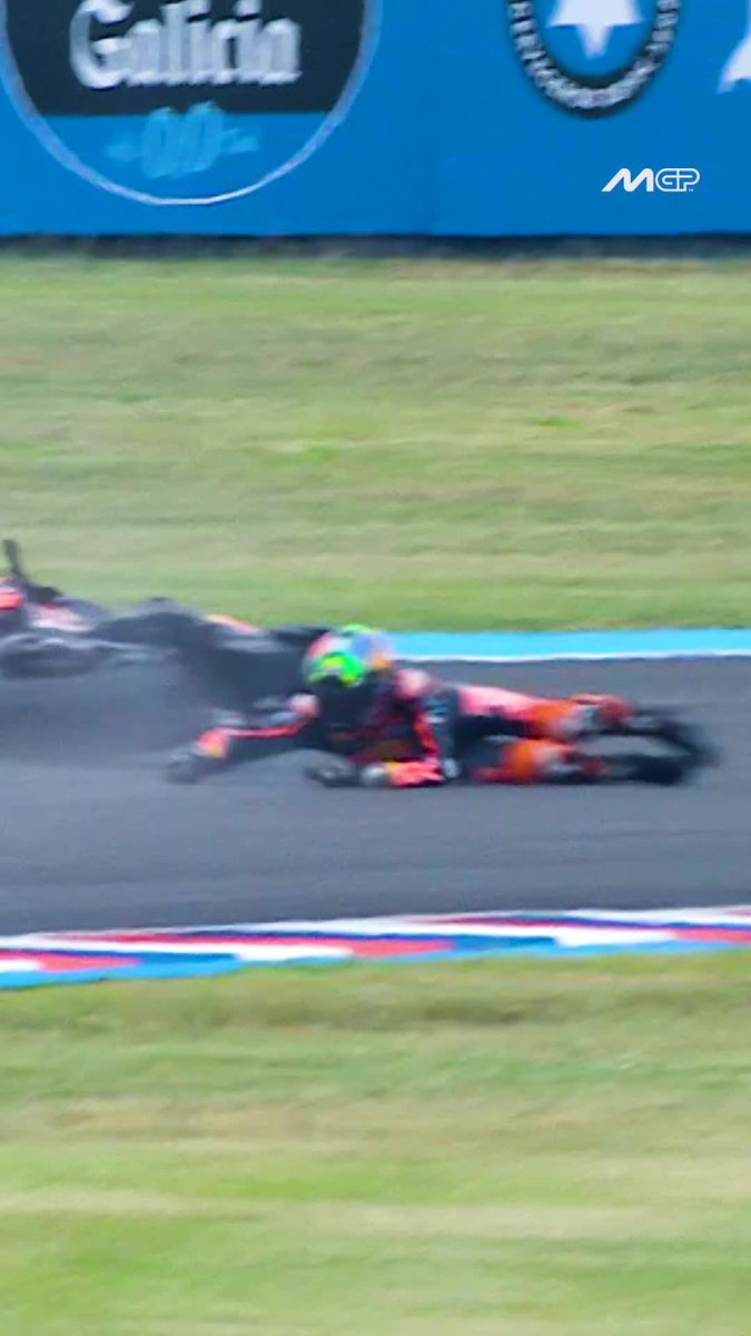 👀 @bradbinder_33's day ended early after this moment with Franco Morbidelli #ArgentinaGP 🇦🇷