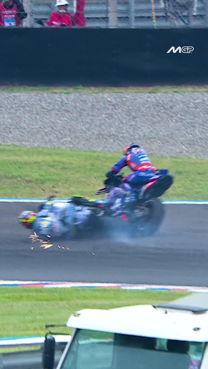 An unlucky crash sent Miguel Oliveira #88 to the gravel and as a consequence Fermín Aldeguer Mengual will have to serve a Long Lap Penalty 😔 #ArgentinaGP 🇦🇷