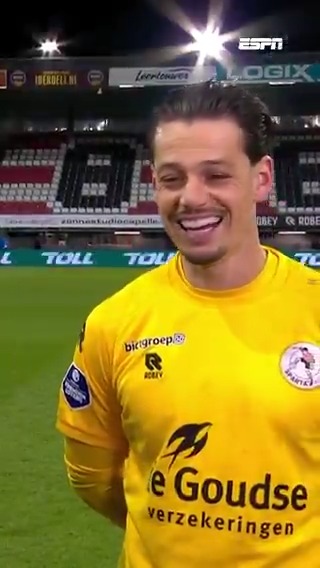 😂 Nick Olij en Anco Jansen raken in een vermakelijke discussie verwikkeld. "Wat wil je zeggen, gap?"