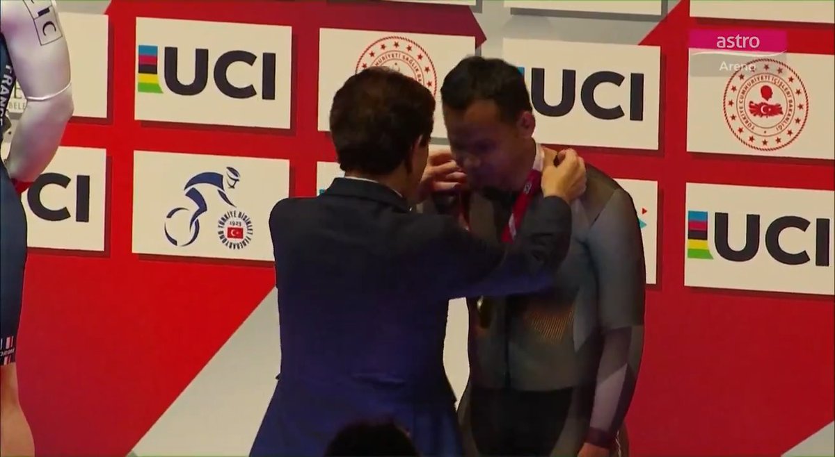 MALAYSIA DI MATA DUNIA! 🚴🏻‍♂️🏅 Shah Firdaus muncul pemenang pingat emas bagi acara Keirin Lelaki di UCI Track Nation Cup Turkiye 2025! 🇲🇾💪 #UCI