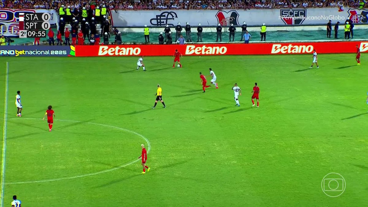 O tempo fechou em Santa Cruz x Sport