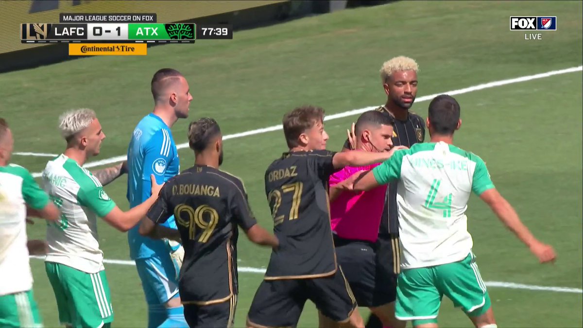 Yellow cards have been given to LAFC and Austin FC players after this play. 🟨