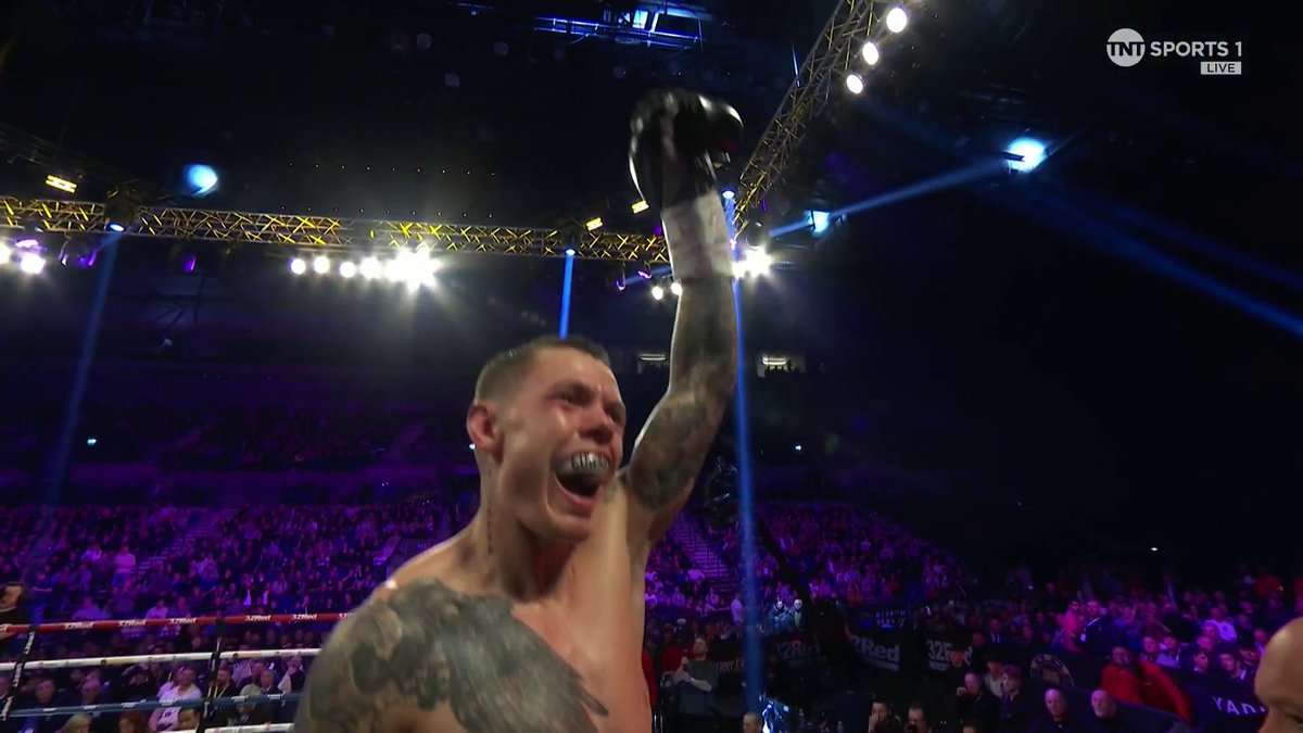 Charlie Edwards celebrates the final bell as the Liverpool crowd make their displeasure known 😳 #BallDoheny 📺 TNT Sports &amp; discovery+ UK