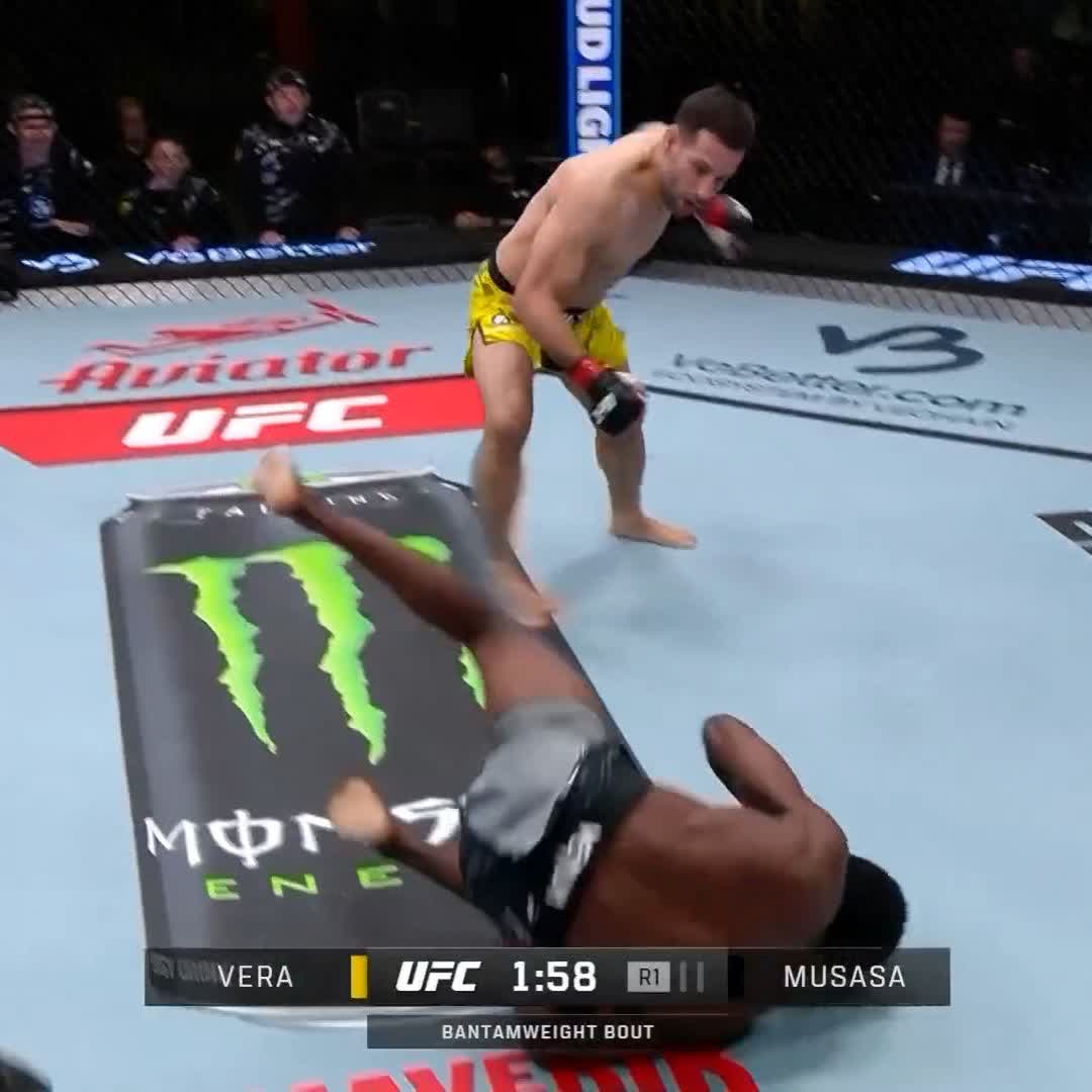 QUELLE DÉMONSTRATION ! 👏 Carlos Vera 🇪🇨 s'impose par soumission au premier round ! #UFCVegas104