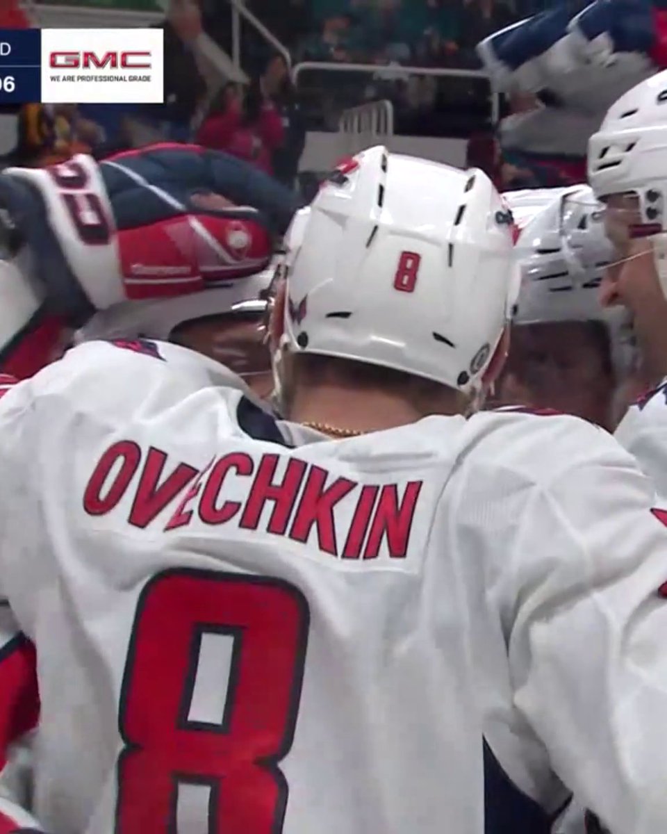 OVI GETS ONE GOAL CLOSER 💥 Alex Ovechkin is now 8 goals from breaking Wayne Gretzky's all-time scoring record 🏒