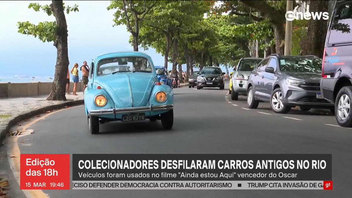 Donos de carros antigos cedidos para “Ainda Estou Aqui” fizeram um desfile para comemorar o Oscar. Os automóveis percorreram principais pontos de filmagem da produção no Rio de Janeiro. ABSOLUTE CINEMA.