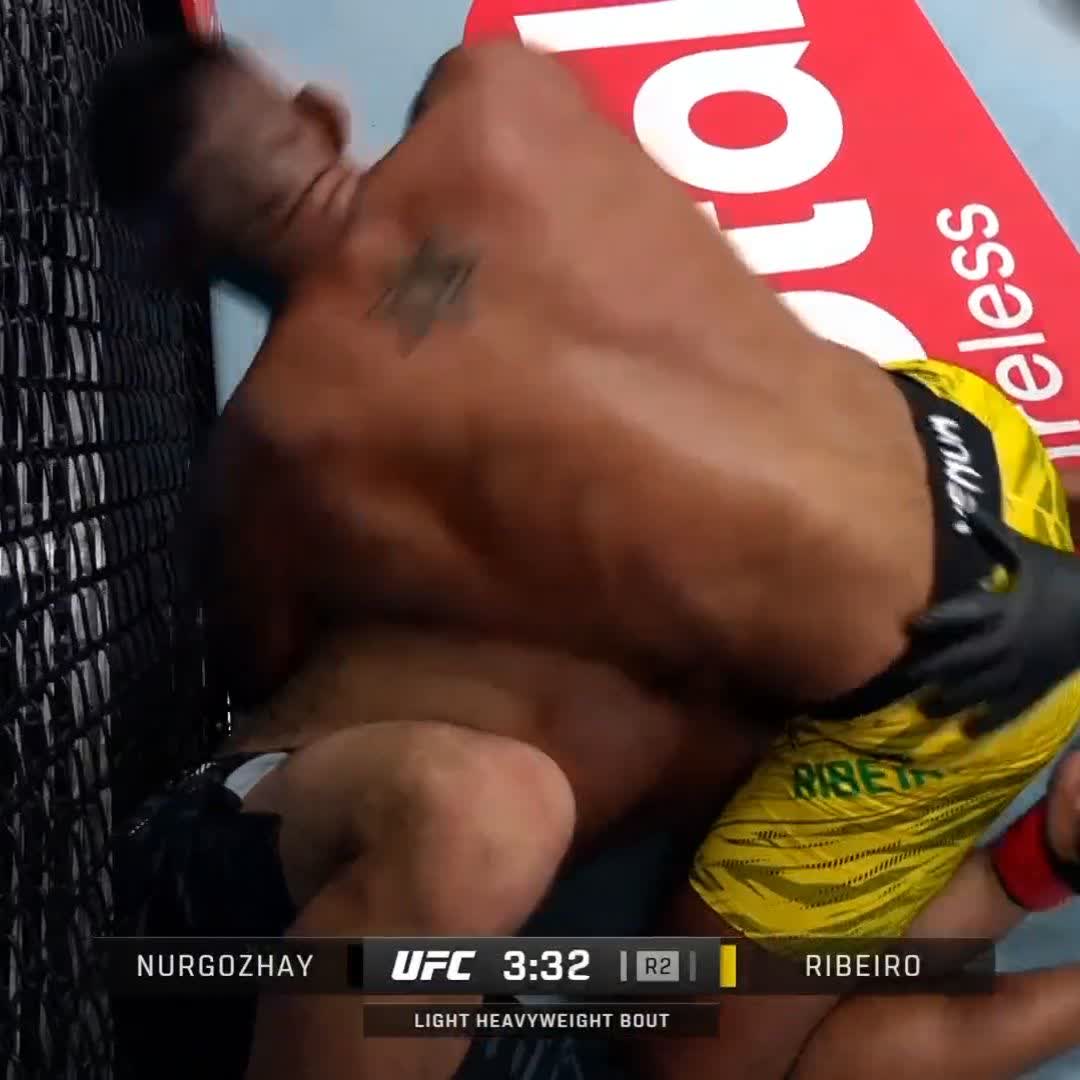 Back to back wins for Brendson Ribeiro 💪 He gets his first submission victory in the UFC! #UFCVegas104