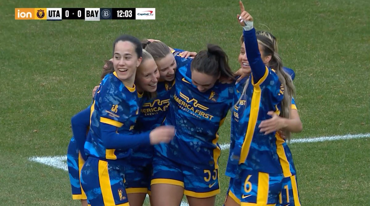 We loooooooove a GK assist Mandy with the perfect placement. Bianca with the perfect finish.