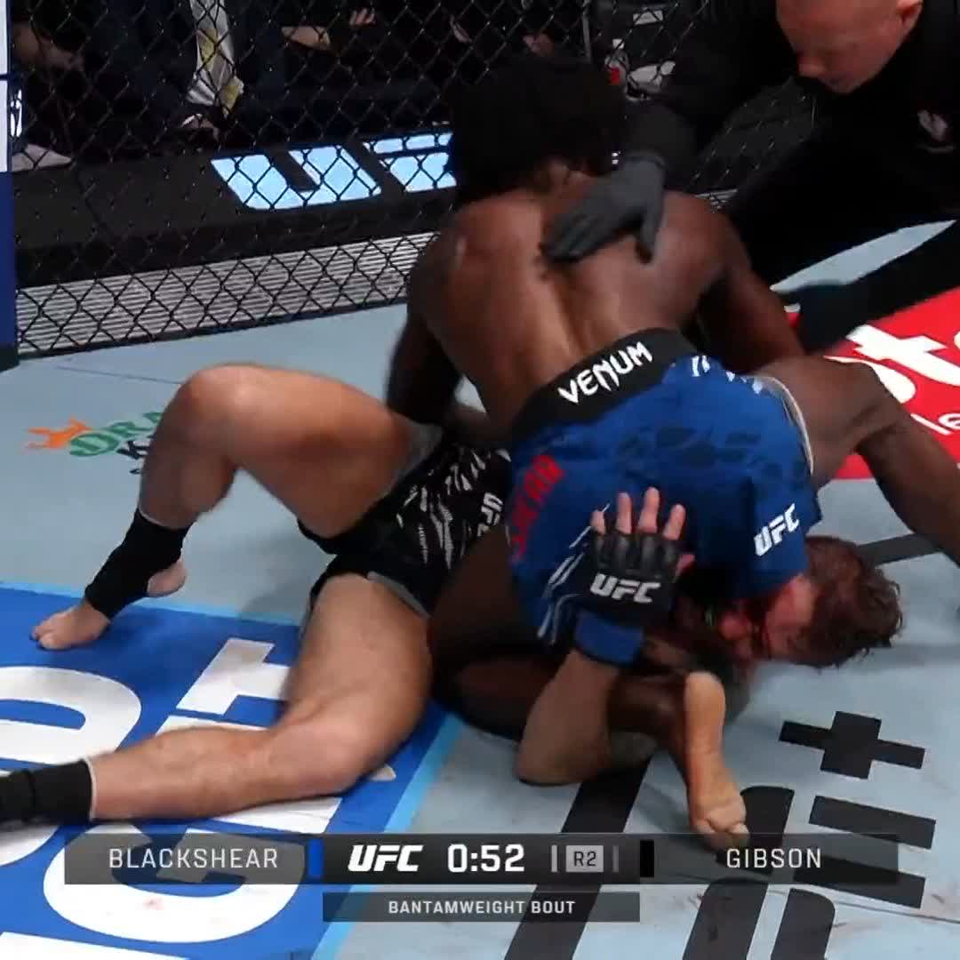 Make that two submission victories in a row for Da'Mon Blackshear 😮💨 A dominant performance on the ground at #UFCVegas104!