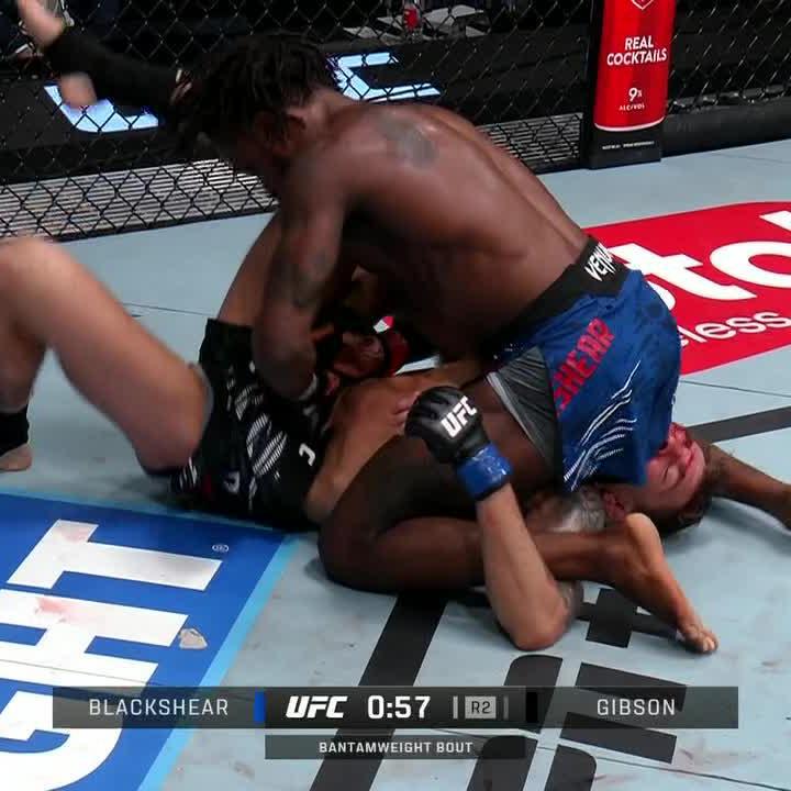 Da'Mon Blackshear locks in the kimura in round two 🔒 #UFCVegas104