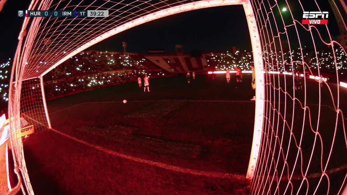 ¡INCREÍBLE MOMENTO! Miljevic se perdió el gol de Huracán y ¡¡SE CORTÓ LA LUZ EN EL DUCÓ!! 📺 #ESPN