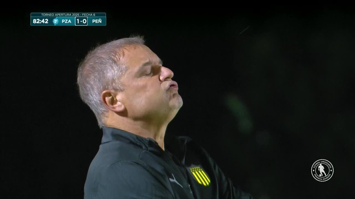 EL GESTO DE DIEGO AGUIRRE: El entrenador de #Peñarol y una reacción que marca el momento del Carbonero en el arranque del Torneo Apertura. ▶️ Más 🇺🇾 #CampeonatoUruguayo en #DisneyPlus Premium.
