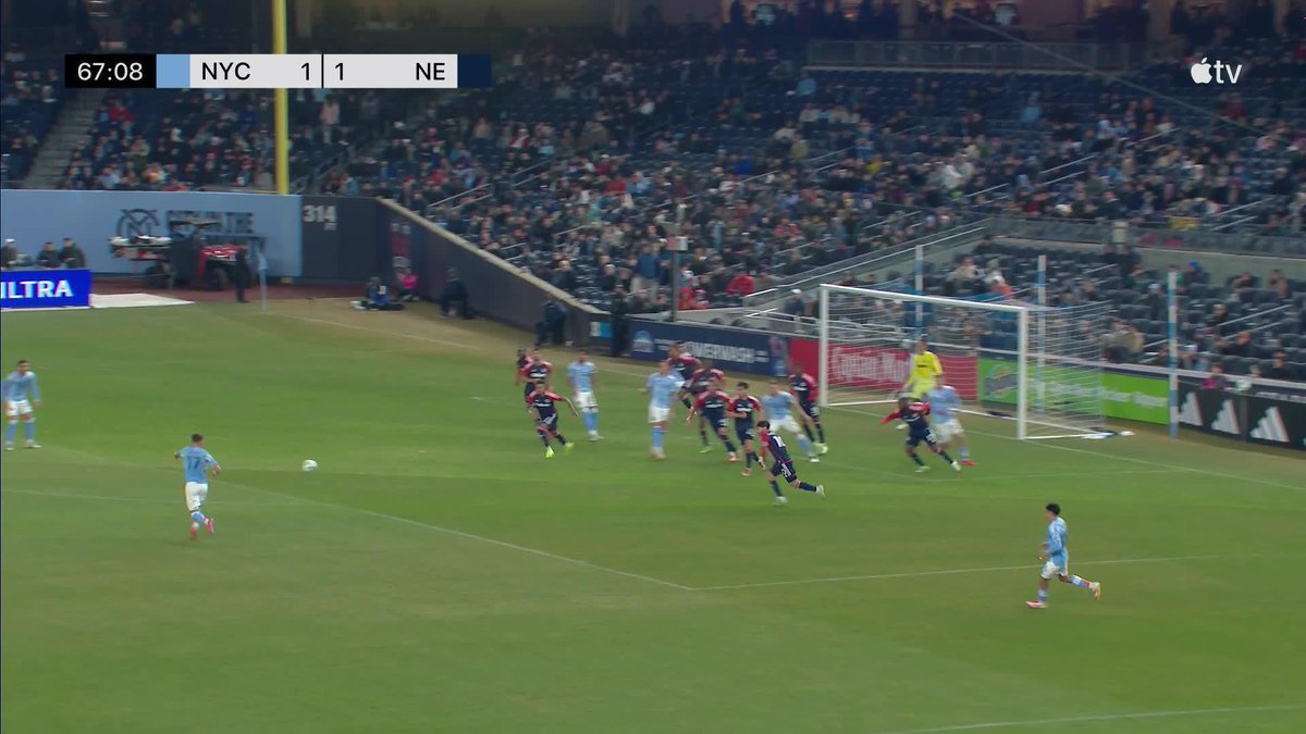 What a hit by Alonso Martínez 😮💨 (via Major League Soccer)