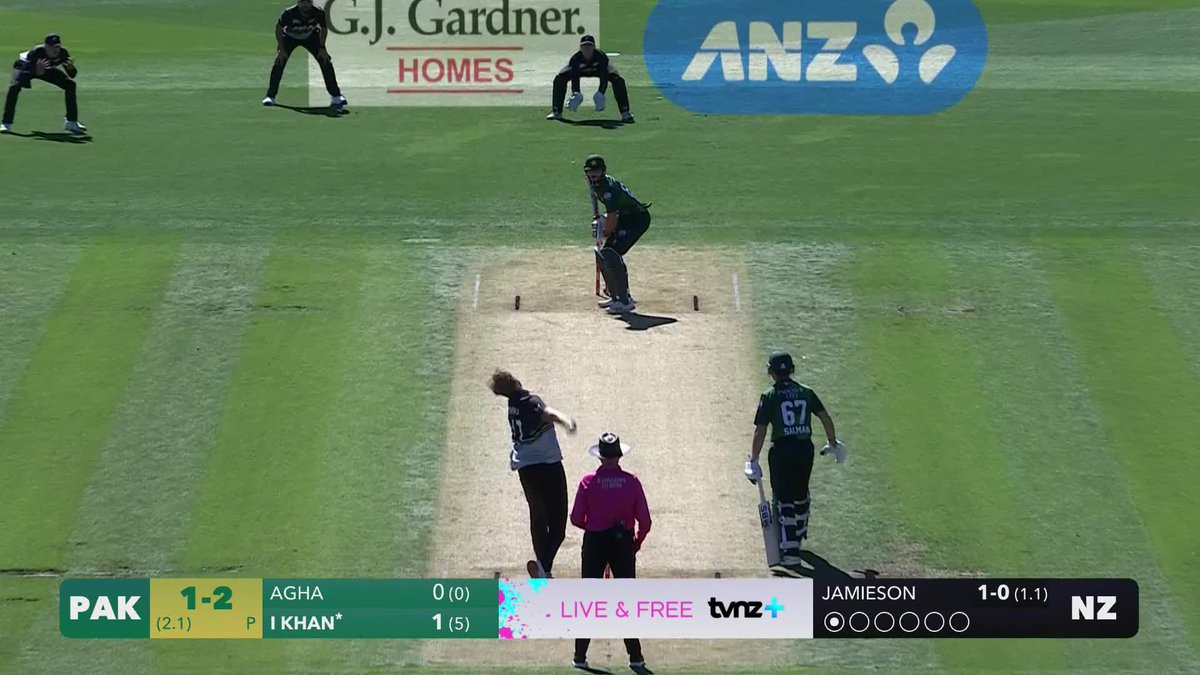 Kyle Jamieson has the new ball talking! 🗣️ Follow LIVE &amp; free in NZ on TVNZ 1, TVNZ+, Sport Nation &amp; The ACC. #PAKvNZ #CricketNation