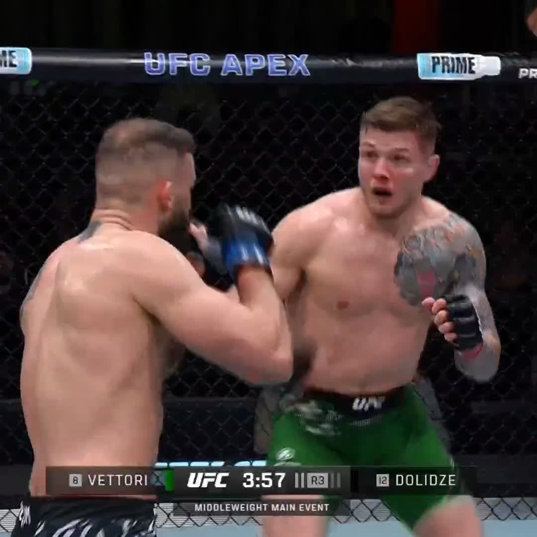 🇮🇹 Marvin Vettori proche de finir face à Dolidze dans ce 3ème round !
