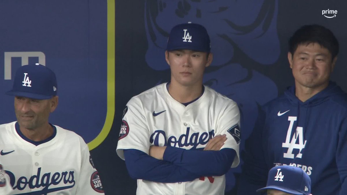 ⚾ MLB東京シリーズ ⚾ プレシーズンゲーム 二日目 ドジャース vs 阪神 #MISAMO の3人による始球式 東京ドームのファンからも大歓声🎉 いよいよプレーボール！ プライムビデオなら始球式も何回でも観れる！ ▼ライブ配信中 #プライムビデオでMLB #マウンドにMISAMO降臨