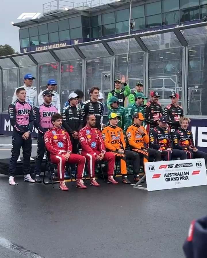 You know the season is about to start when the drivers have this iconic photoshoot 🤩📸 #F1 #AusGP