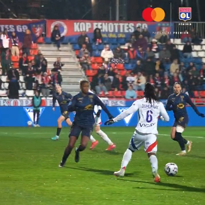 C'est beau. C'est Lyonnais. C'est Dumornay. 💫 Le meilleur moment du match présenté par Mastercard France. 👀
