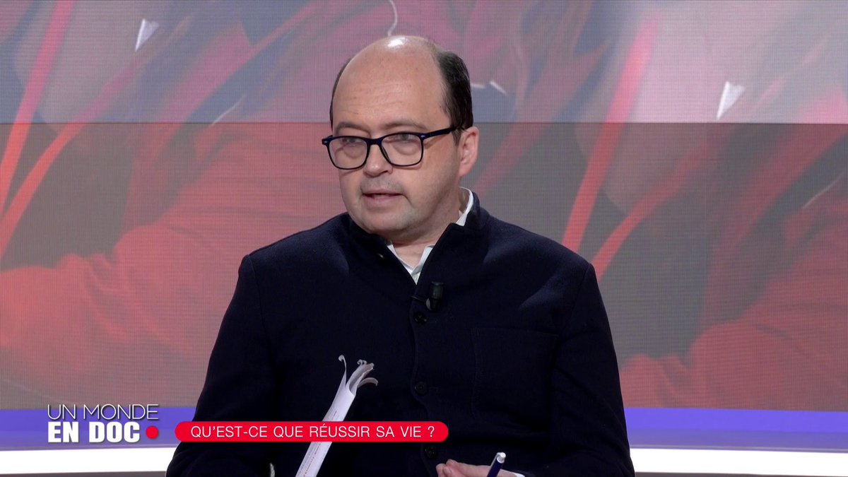 « Le sentiment d’être perdant dans son #travail a augmenté de 50% en 30 ans, donc beaucoup se disent : Quitte à être perdant en termes de rémunération, de reconnaissance, autant privilégier des critères plus qualitatifs » Romain Bendavid de Fondation Jean-Jaurès dans #UMED avec Rebecca Fitoussi