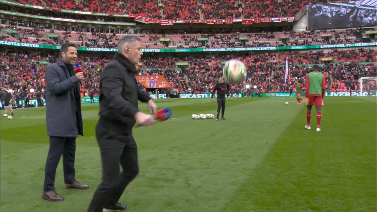 "We're probably getting in some ways maybe a better defender 1v1" Jamie Carragher comments on Jarell Quansah filling in for Trent Alexander-Arnold 🔁