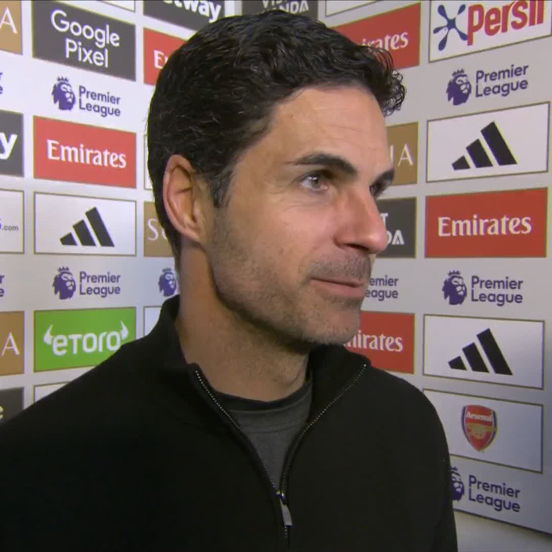 "He's got a good chance" 👀 Mikel Arteta pretends to run out of his post-match interview after being asked about Bukayo Saka's fitness 🤣