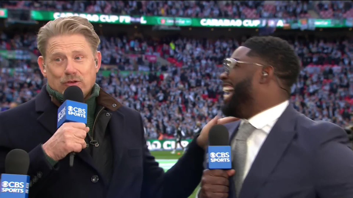 “I have [won it]... I can touch it!” 🤣 Micah Richards is convinced he has the right to touch the Carabao Cup trophy 🏆