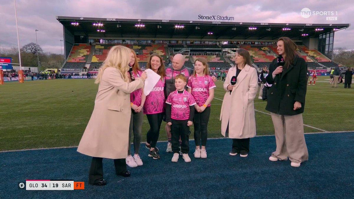 "To have the family with me in that huddle and my mum and dad, truly special" A special moment for Sean Lynn and his family ❤️ #PWRFinal | #GLOvSAR