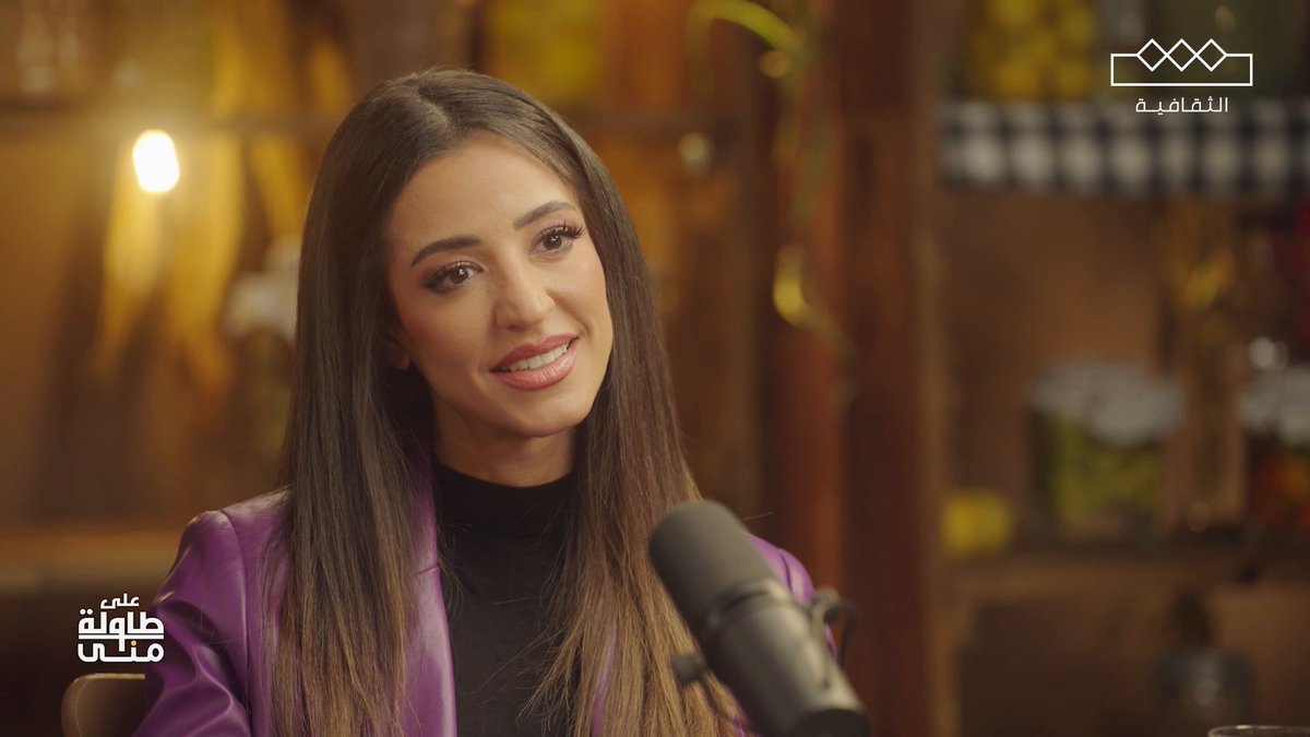 الشيف منى موصلي: نيللي كريم وهي طفلة في المدرسة إيش كانت تأكل؟ Nelly karim #على_طاولة_منى 🎙️