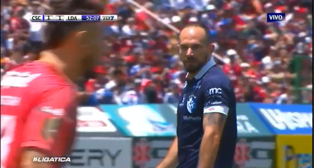 "Está en la cancha pero sobándose"