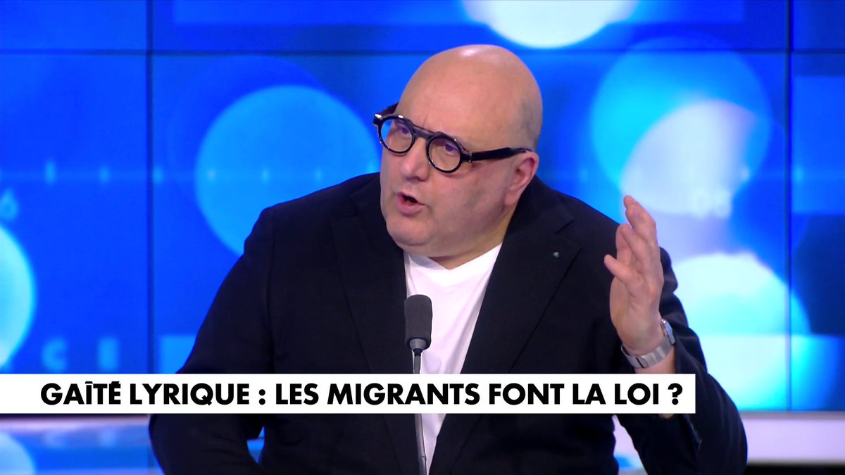 «Chacun se renvoie la patate chaude parce que c'est une opération compliquée», estime Julien Dray à propos des migrants présents à la Gaïté Lyrique dans #FacealinfoWE