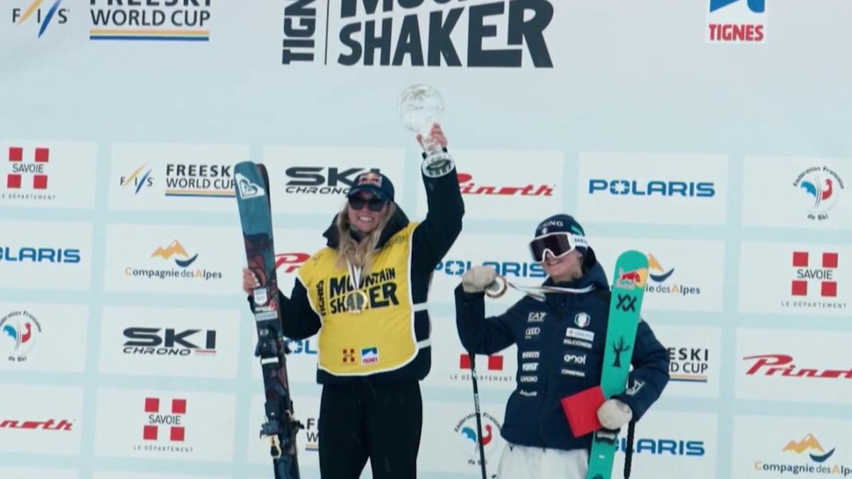 ⛷️ #Stade2 | Tess Ledeux, les montagnes russes 🥵 Elle est passée par toutes les émotions cette semaine... Tess Ledeux a lourdement chuté à Tignes lors de la Coupe du monde de ski freestyle, mais a tout de même remporté un petit globe de cristal, celui du slopestyle !