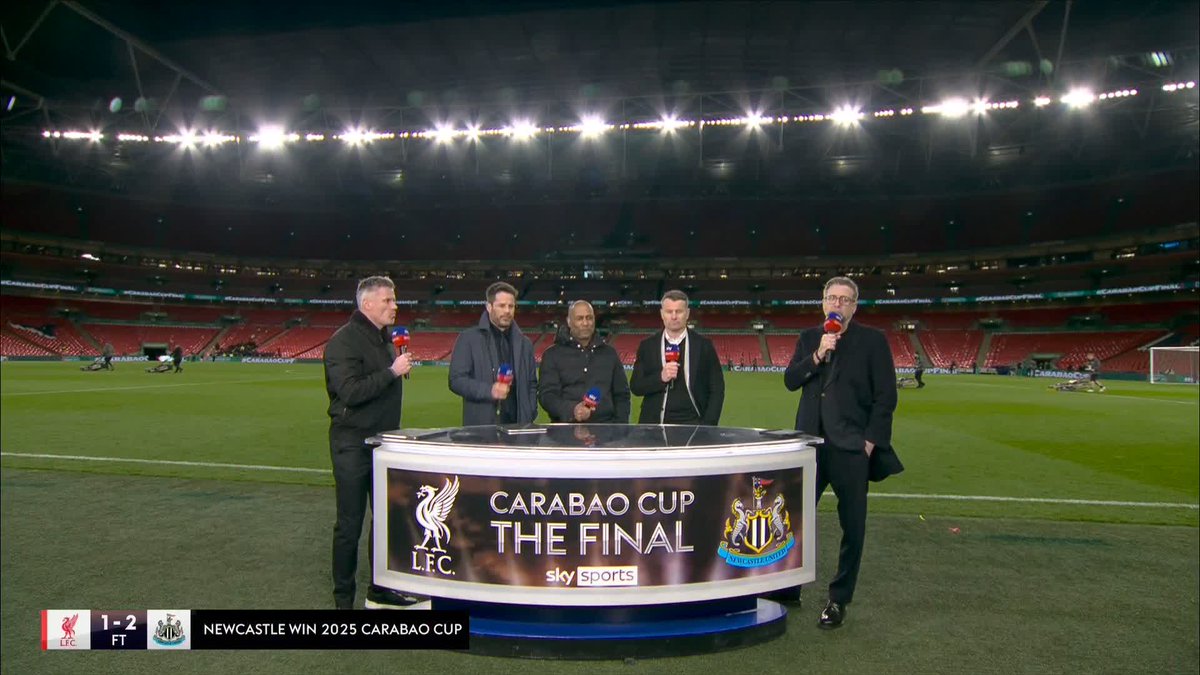 "I must say that is one of the worst performances I've seen from Liverpool in a cup final" 😳 Brutally honest from Jamie Carragher
