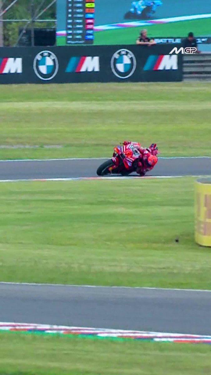 Pushing, chasing, saving 🤠 Multi-tasking level: Marc Márquez 💪 #ArgentinaGP 🇦🇷