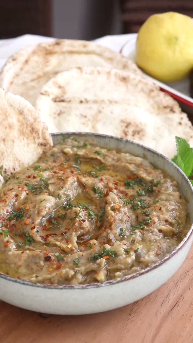Baba Ganoush 🍆 Un dip de berenjena exquisito, para picotear sin límite! Receta: