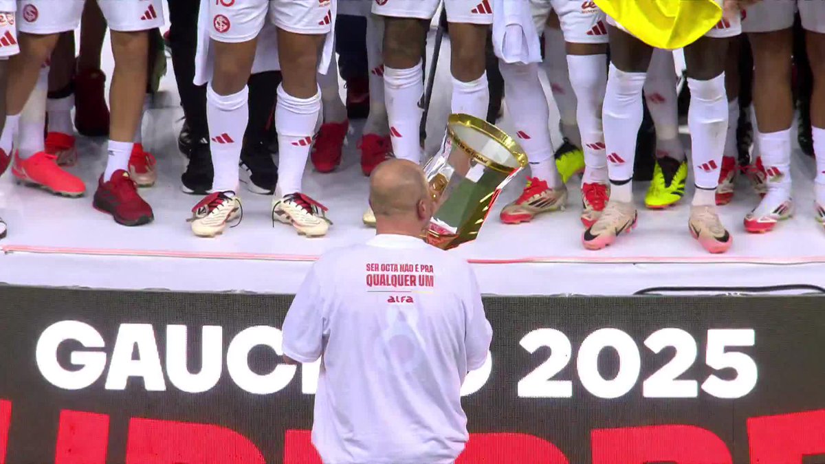 INTER LEVANTANDO A TAÇA DO GAUCHÃO!