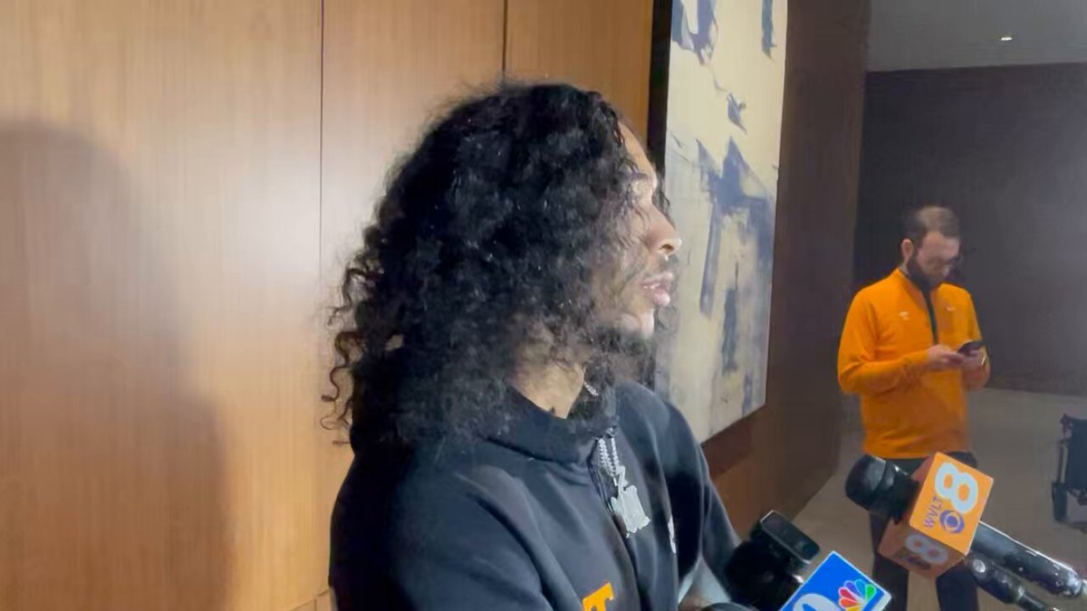 Rick Barnes crashed Zakai Zeigler’s media session wondering who he was. Can’t take these two anywhere.