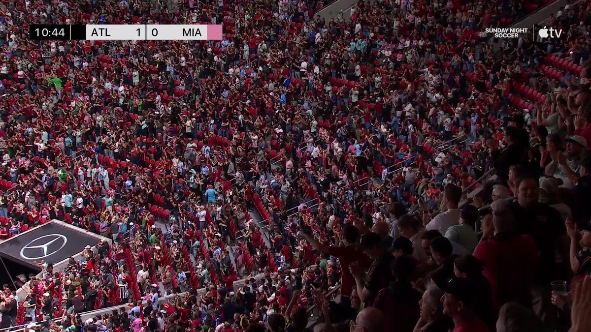 LATTE LATH GETS ATLANTA ON THEIR FEET 🧨 Brooks Lennon finds the most expensive signing in MLS history. 📺 #MLSSeasonPass or Apple TV+: