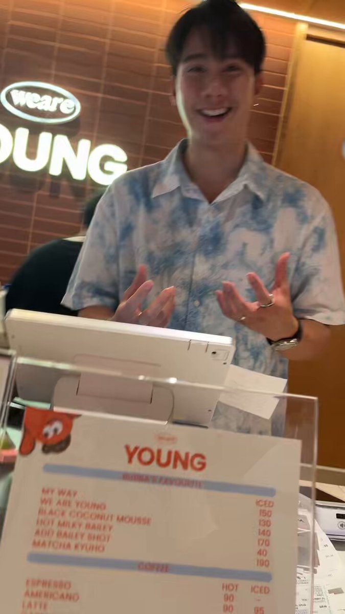he knew that i was filming him, i asked is this okay, he said is okay! glad that taking my order was p'tul because looks like not all the staff could speak english 😭 mewsuppasit TUL PAKORN III💫 #MewSuppasit #Tul_Pakorn #MewTul #มิวตุลย์ #WeAreYoungCafe
