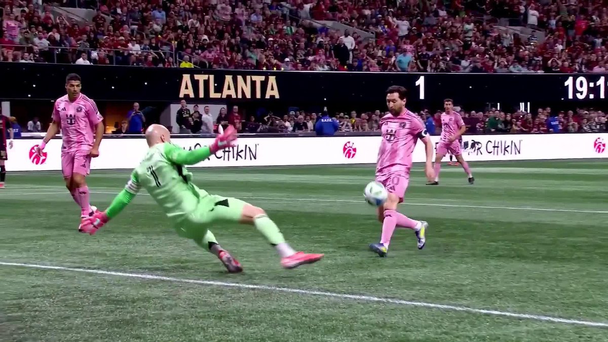 ESTA CÁMARA LENTA DEL GOLAZO DE LEO MESSI ANTE ATLANTA ES ARTE: Recuperación, quiebre de cintura y TUKI... ¡Sombrerito a Guzan! 📹 MLS Español