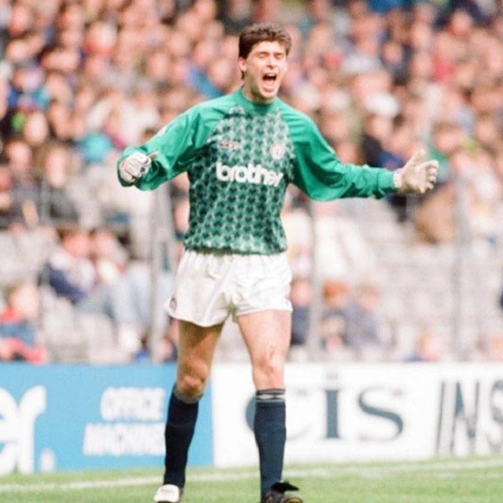 Happy St. Patrick's Day to all those celebrating! ☘️ The luck of the Irish was certainly on Niall Quinn's side in our 1991 clash with Derby County, as he scored a goal and saved a penalty in the same match! ⚽️🧤