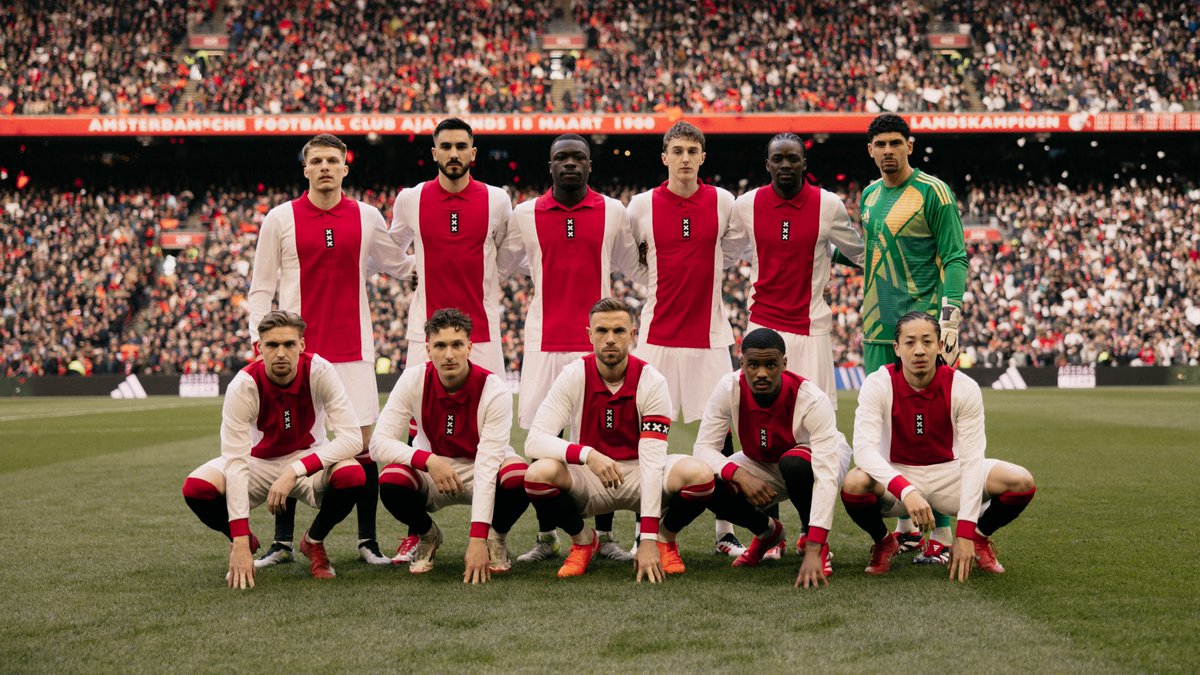 Ajax' anniversary match in 15 minutes. #ajaaz