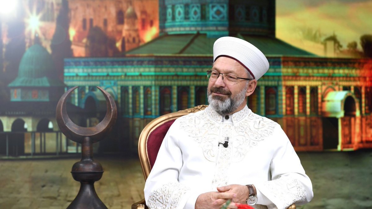 Cami adabına riayet etmemiz lazım. Burada hocalarımız kadar anne babalarımıza da önemli vazifeler düşüyor.