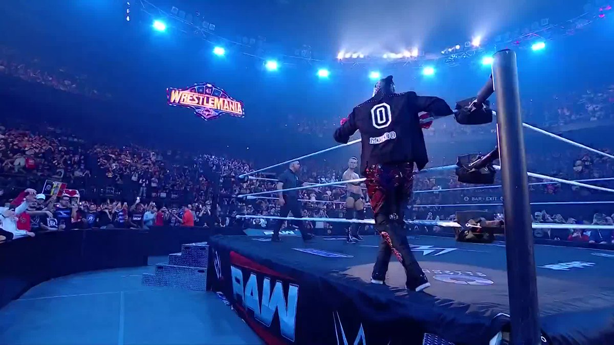 En todo el mundo se grita 🗣️ CERO MIEDO #WWERaw