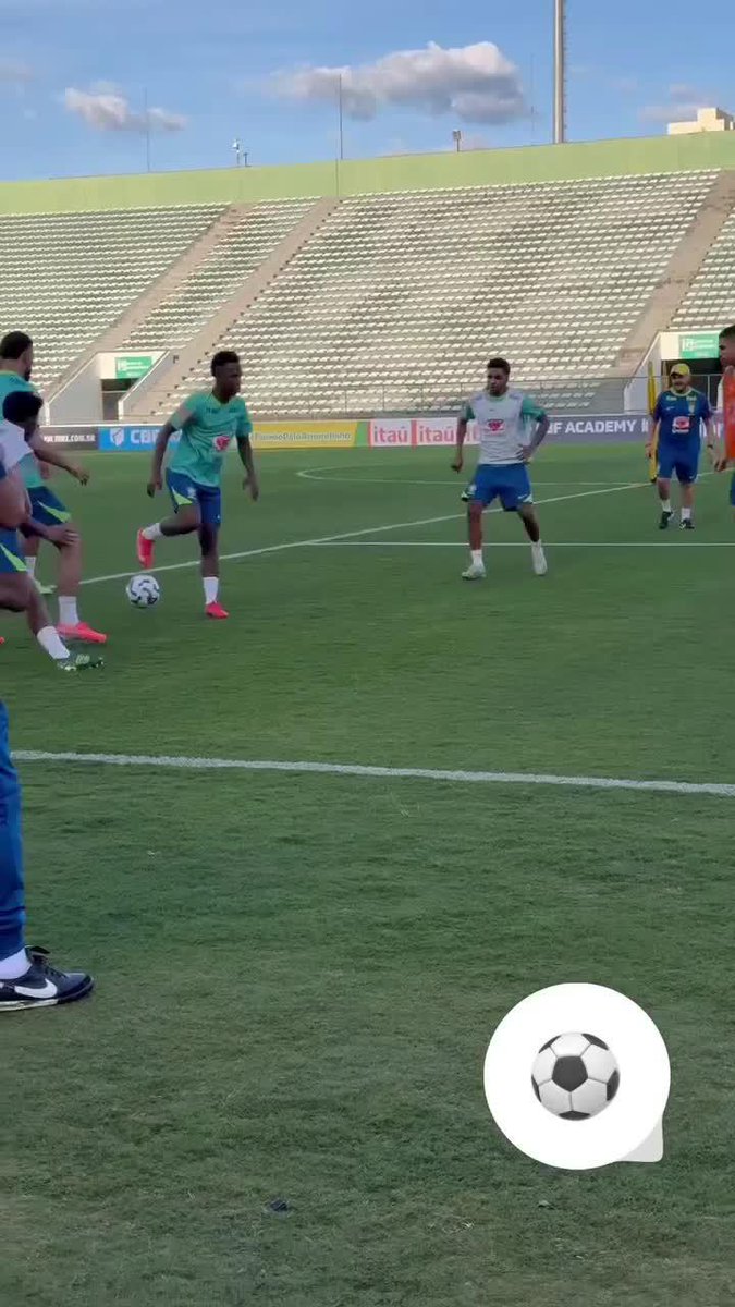 JOGO BONITO: se divierten los jugadores de la Selección de Brasil. ¡Atención al taco de Vini! 📹 Sel. Brasileña ⭐⭐⭐⭐⭐ ❁