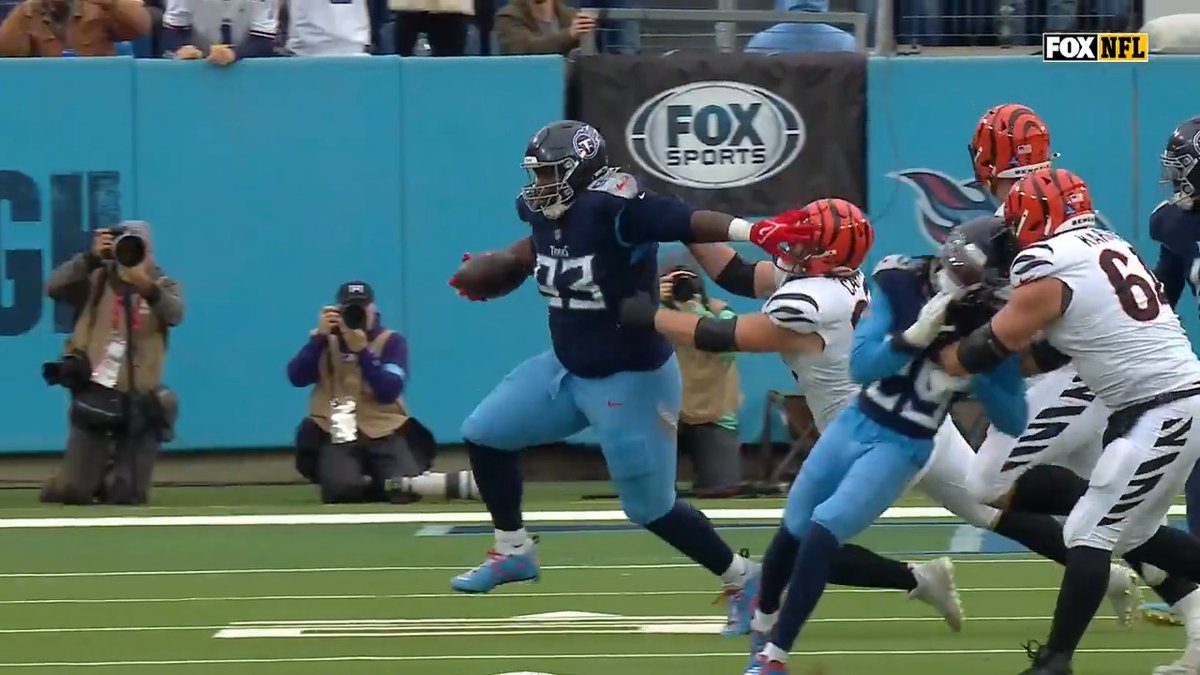 3️⃣8️⃣ DAYS UNTIL THE DRAFT T'Vondre Sweat was the 38th pick by the Tennessee Titans in 2024 and lived out every lineman's dream on this play 💪😅