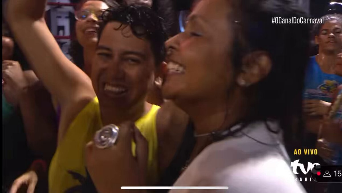 Só um lembrete da Anitta gritando "Sem Anistia" há duas semanas. 😉
