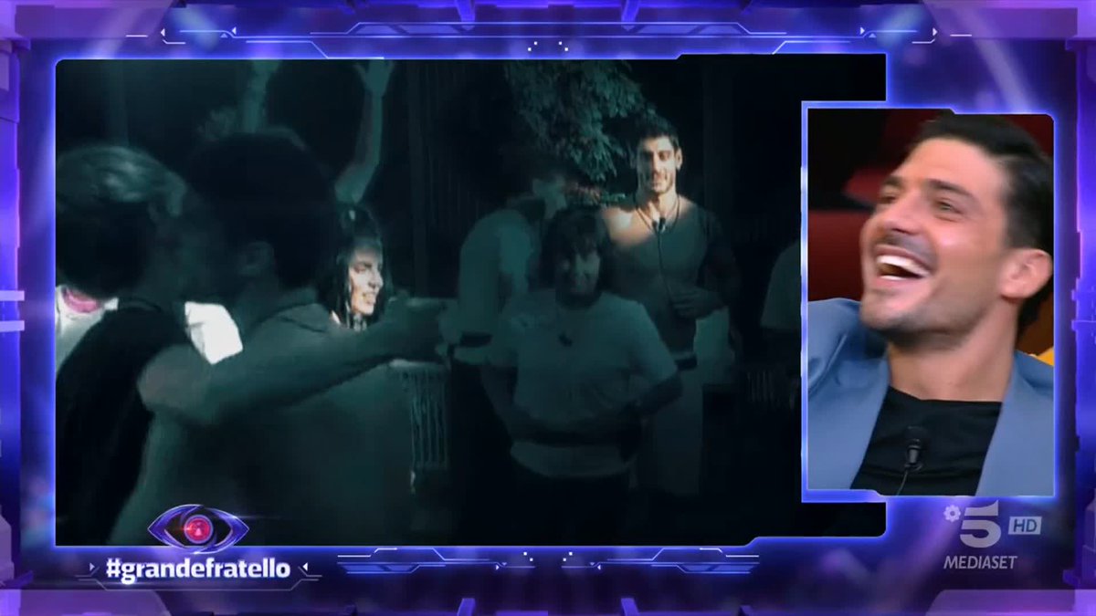 Negli ultimi giorni sembra esserci stato un riavvicinamento tra Helena e Lorenzo... #GrandeFratello