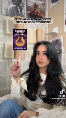 Herica, of TikTok’s [readingslumped], gets her reading space ready for the release of Sunrise on the Reaping by Suzanne Collins. We love the extra touches of purple in the space. The wait is almost over, are YOU ready to read Sunrise on the Reaping? 💜💛