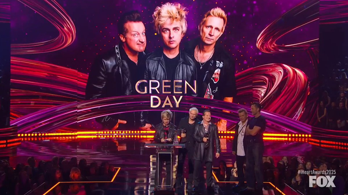 The Alternative Artist of the Year is...Green Day!! 🎸#iHeartAwards2025!