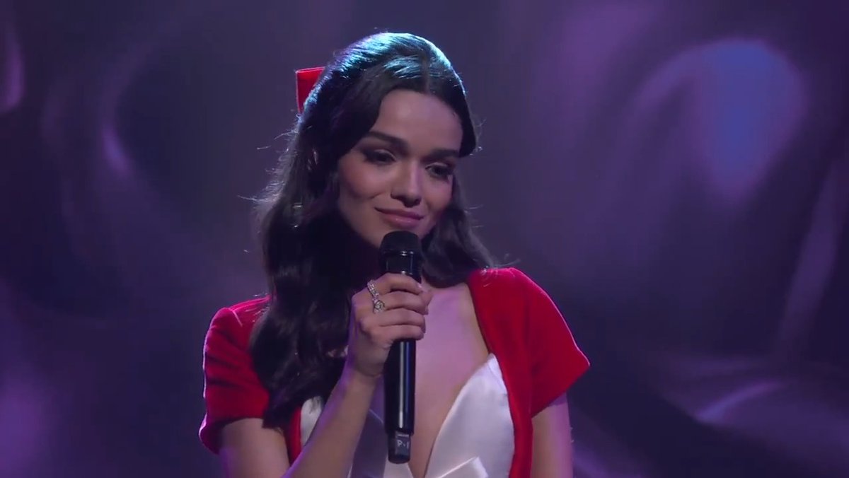 🚨❤️| Rachel Zegler STUNS and sounds incredible performing 'Waiting On A Wish' on Jimmy Kimmel live tonight! ✨